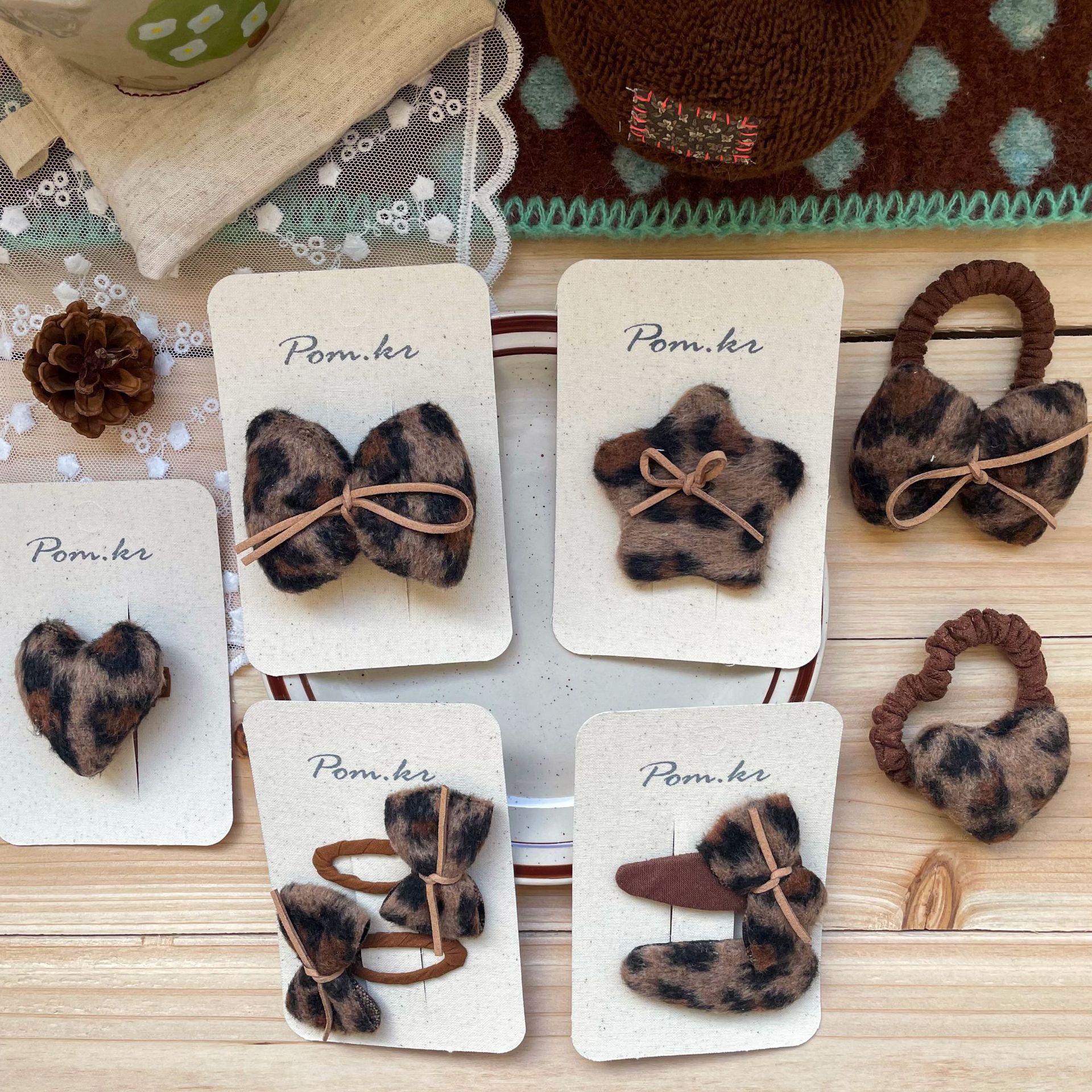 New Korean-style retro leopard print bow children's hair clips, sweet and cool girl velvet side hair clips, hair accessories, BB clips for girls