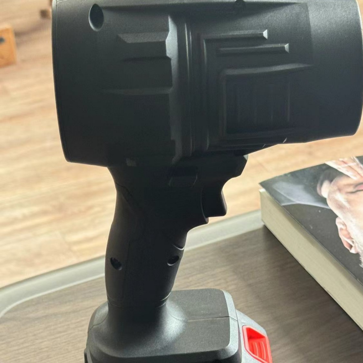 Cross-border exclusive supply of violent turbine fans, high-speed hair dryers, wireless handheld outdoor car washing, dust and snow removal blowers Application Scenario