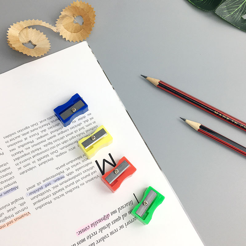 Qianhui Plastic square small pencil sharpener, pencil sharpener, pencil sharpener, student and children's stationery pencil sharpener details Picture
