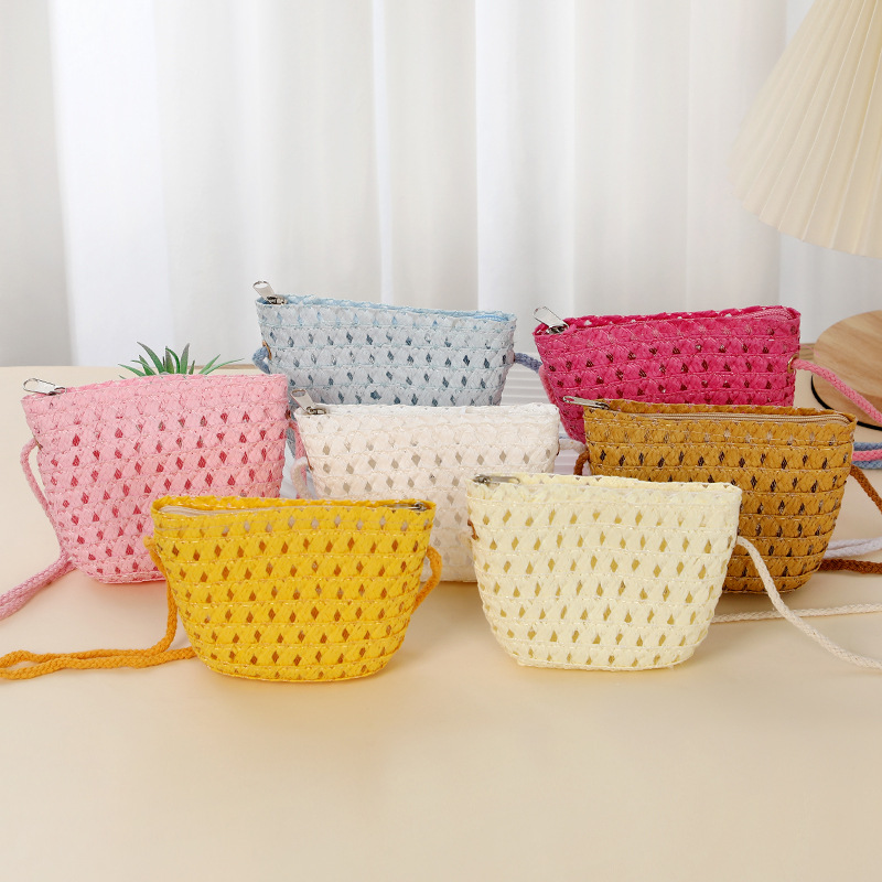 Niños bolsas pequeñas mujeres verano cute mini ajartalado bolsas de hierba tejido bolsas de hierba niña ligera crossbody turismo cerca del mar details Picture