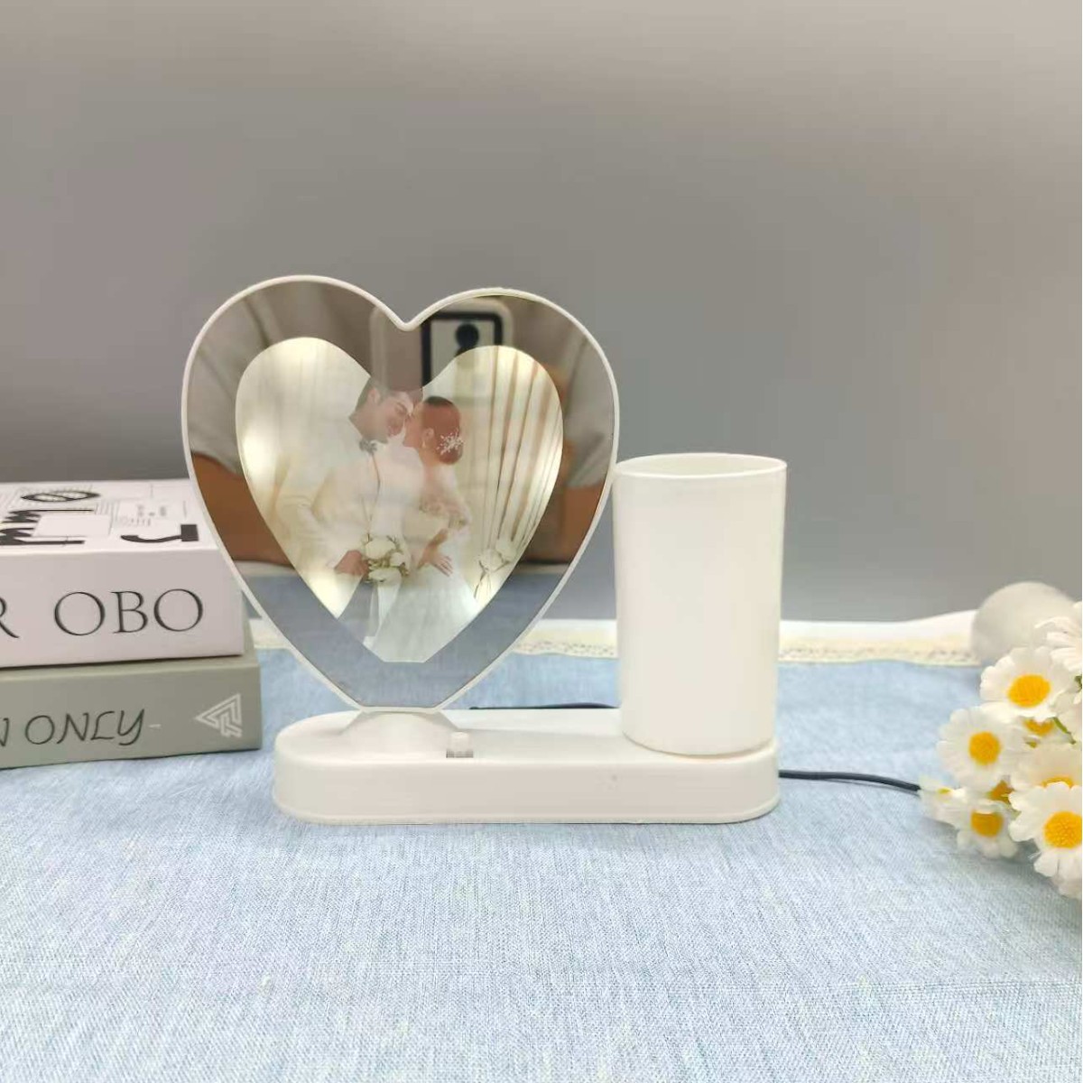 LED相框灯发光相框创意笔筒ins风桌面美学会发光的桌面笔筒多功能