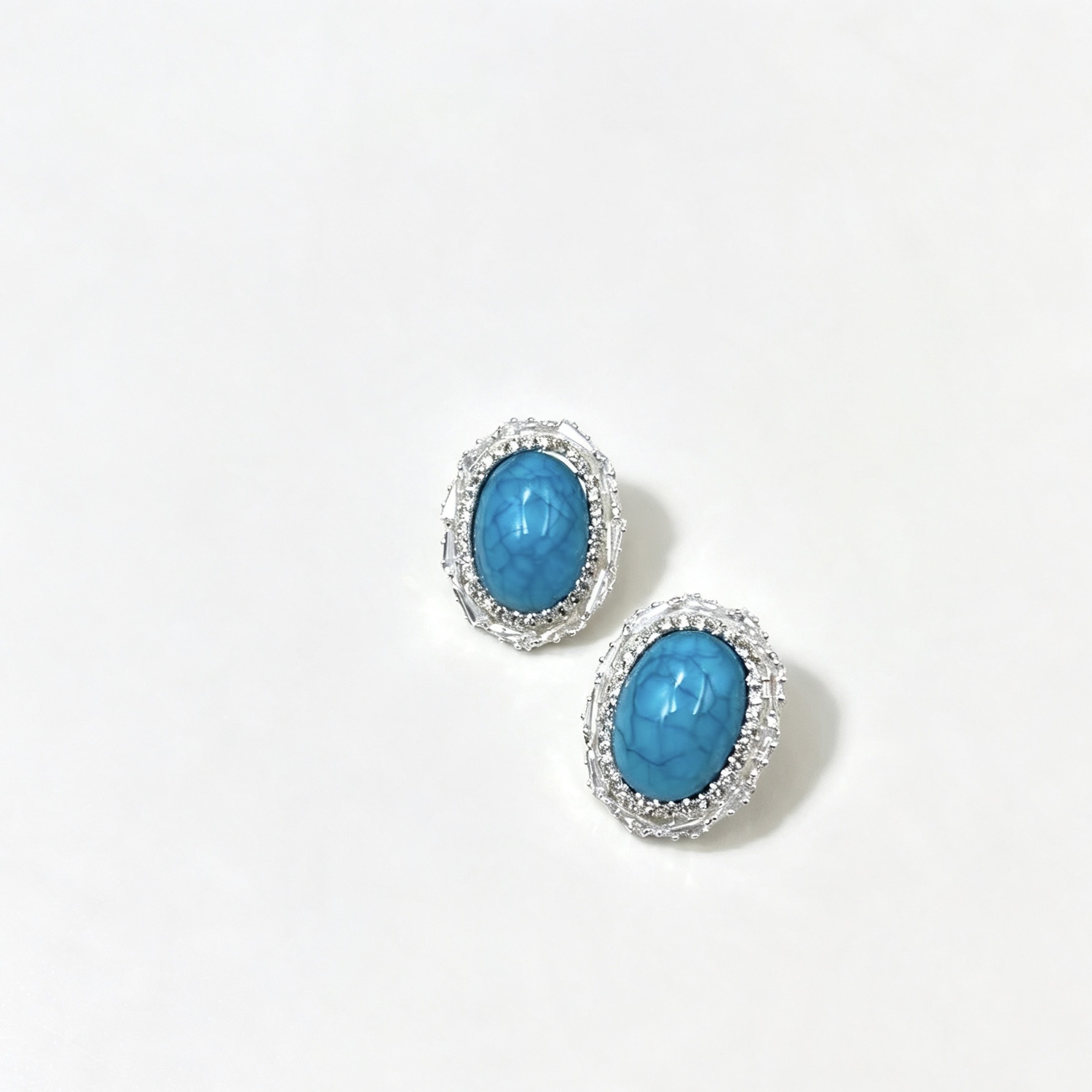 Oval earrings with zircon earrings in gold and silver, retro court-style earrings, ethnic style women's earrings Item Picture
