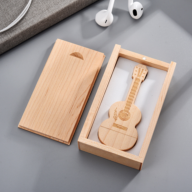 Wholesale wooden USB flash drives of 32g high-speed personalized guitars, corporate gifts, advertisements, 64g car USB flash drives in stock