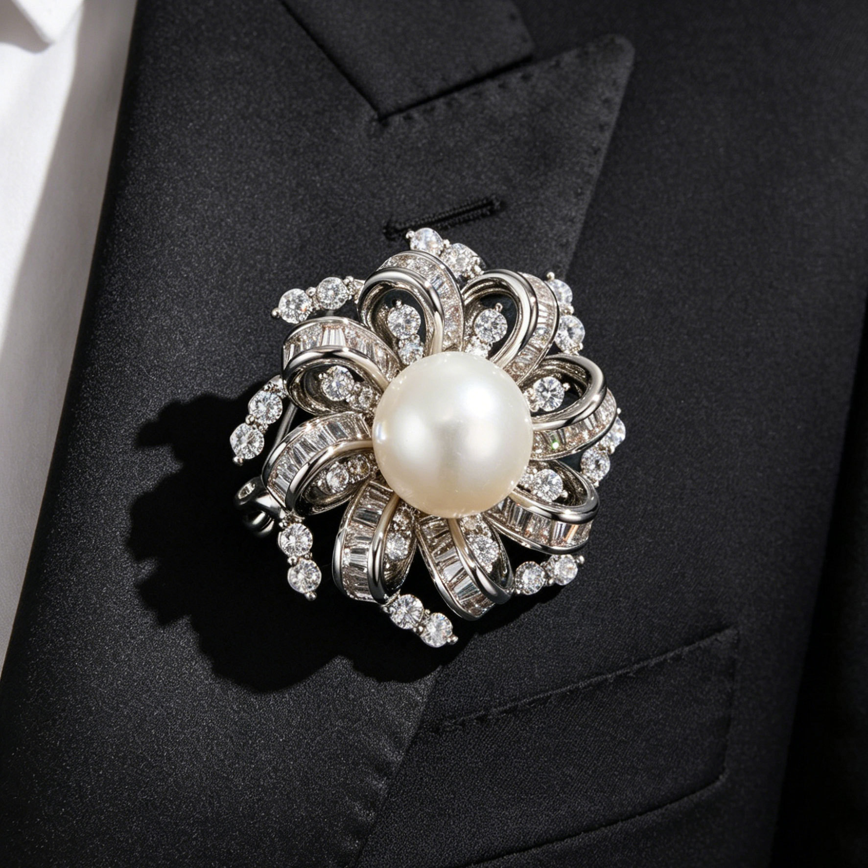 Elegant and luxurious double-layer firework brooch, copper alloy, real gold electroplated, freshwater pearl, slightly inlaid zircon, high-end sense pin details Picture