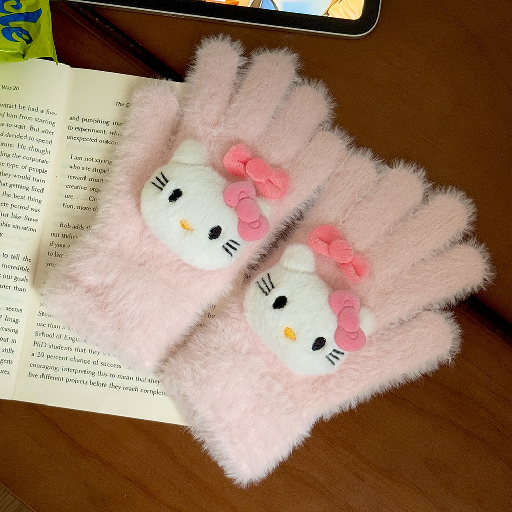 The Korean version of kitty Kitty is cute, warm, plush, cold-proof, thickened, cycling, finger-exposed touch screen, and knitted gloves are adorable Application Scenario