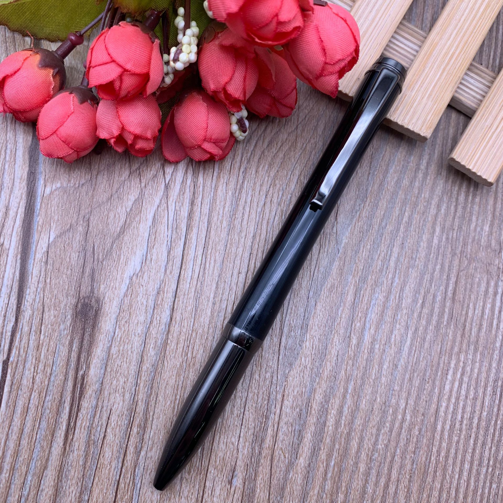 Business advertising pens can print logos, rotating ballpoint pens, metal ballpoint pen manufacturers wholesale Specification drawing
