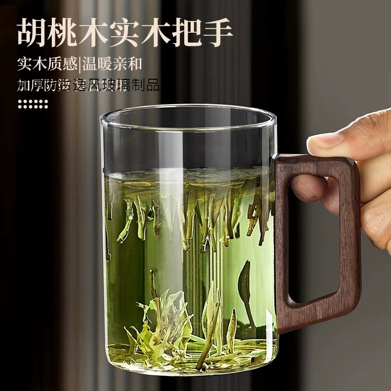 High borosilicate high-temperature resistant solid wood handle water cup, coffee cup, office water cup, smoke grey glass cup, durable tea cup Application Scenario