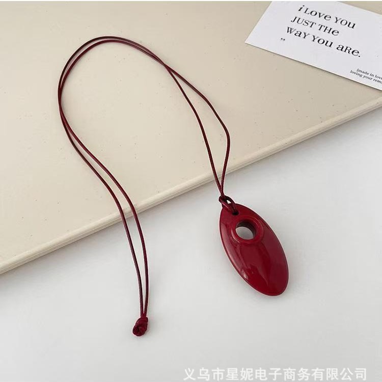韩国ins博主同款酒红吊坠项链小众设计高级感24新款配女安可拉红