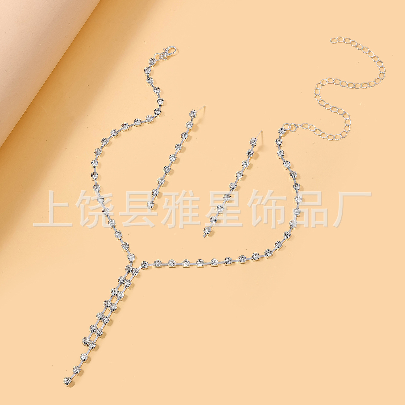 Cross-border light luxury zircon collarbone chain, new niche banquet set chain, rhinestone stud necklace, women's fashion accessory Specification image