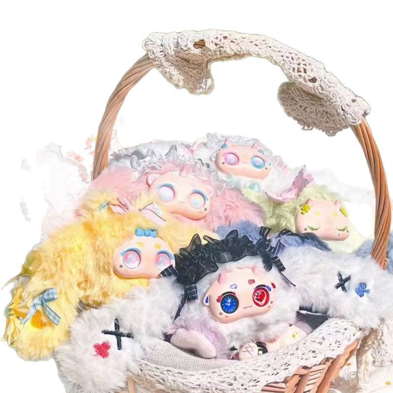 Fresa musta - daydream peluche tres generaciones parque eterna serie caja ciega linda muñeca chica Application Scenario