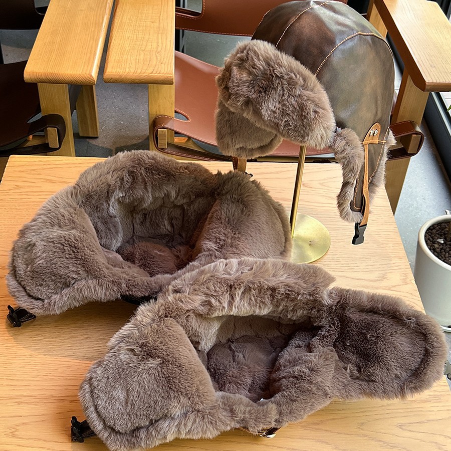 New leather windproof star Lei Feng hats for men and women, warm outdoor retro thickened Northeast flight hats Application Scenario