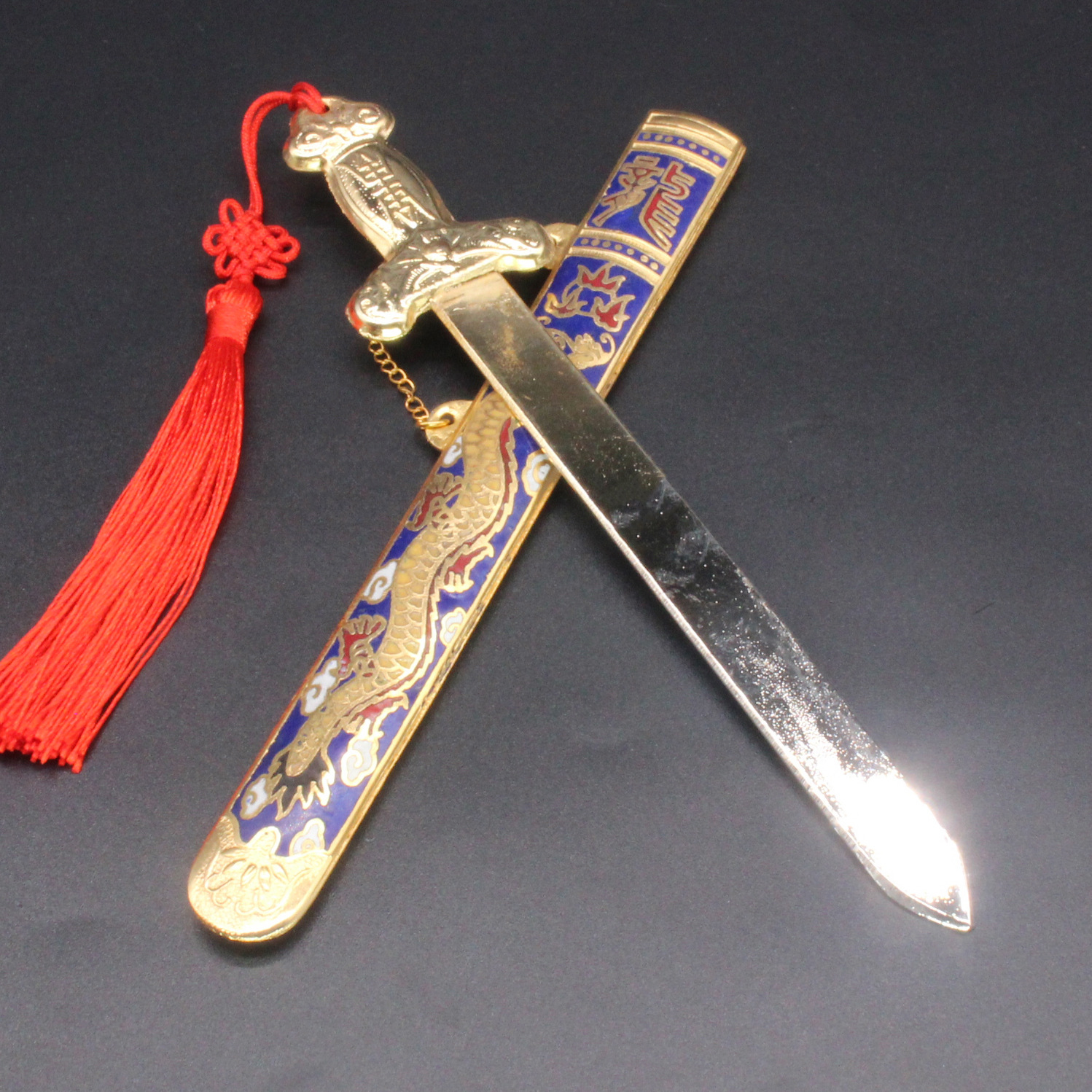 Beijing Cloisonne vintage goods are being exported back to the cultural and recreational collection machine. Copper body enamel dragon pattern tassel sword Specification image