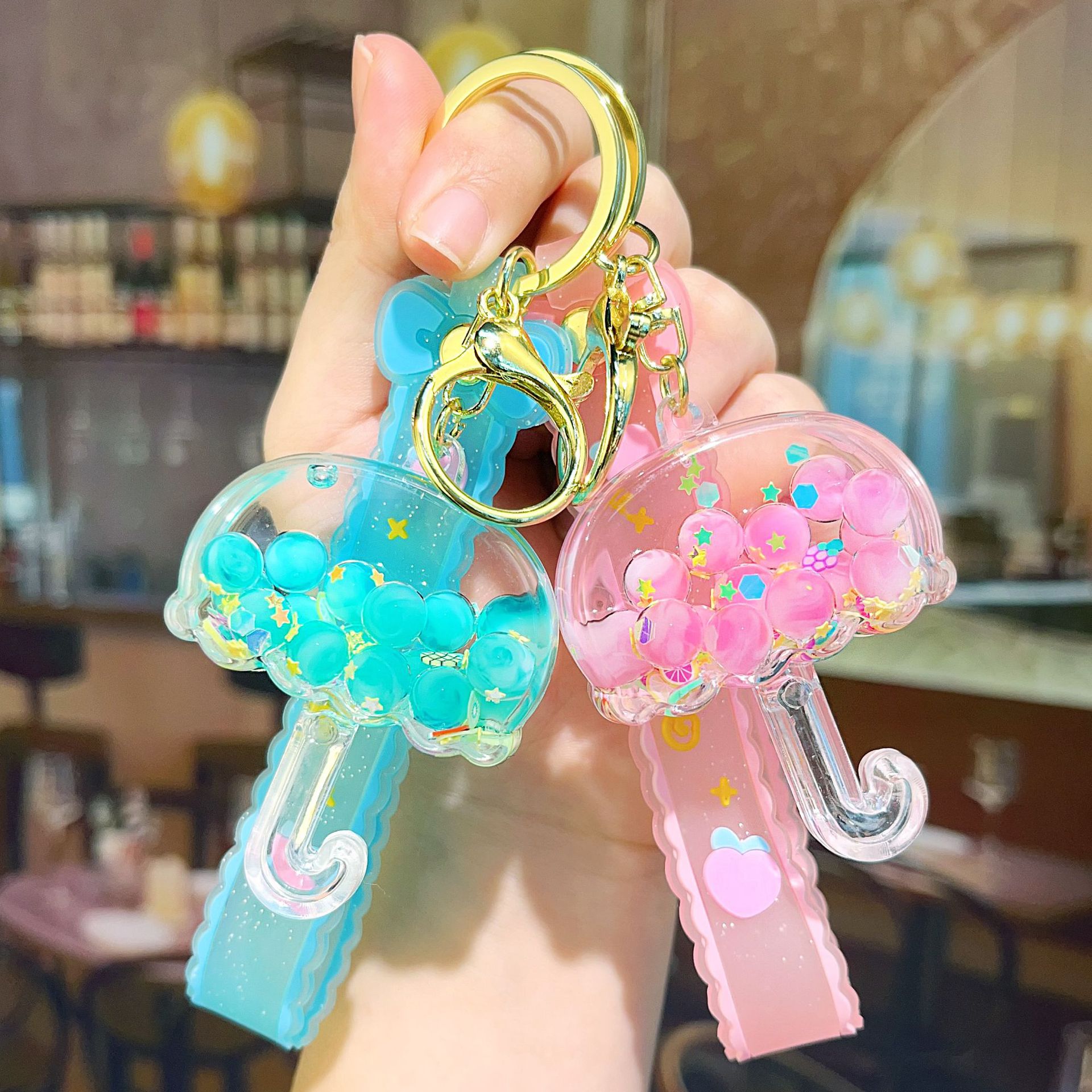 入油卡通泡泡珠雨伞钥匙扣创意亚克力钥匙链流沙瓶书包挂件批发