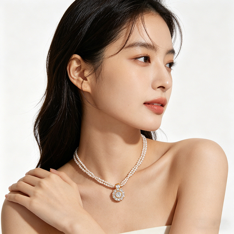 Double-layer pearl necklace, women's collarbone chain, live-streaming bestseller, fashionable, light luxury, super sparkling zircon pendant Application Scenario