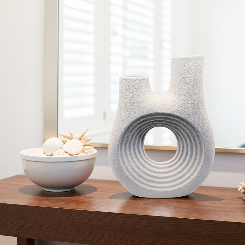 Wholesale of 2025 Art-shaped double-hole flower Vase, simple and creative Nordic-style ceramic vase for home use in hotels and homestays Specification image