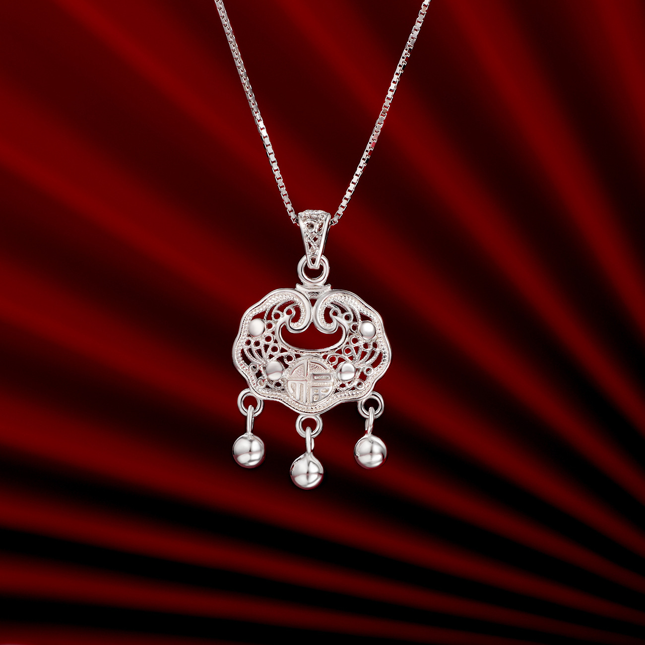 New Chinese-style peace lock necklace, lock bag pendant, women's box chain, light luxury, niche and high-end collarbone chain full figure