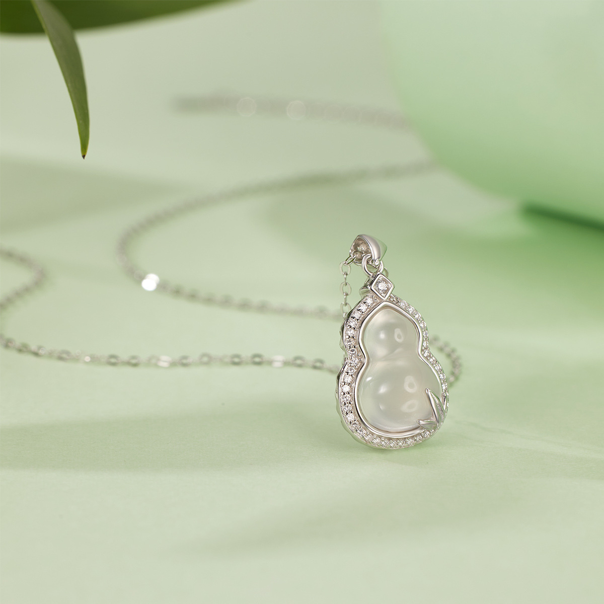 S925 Sterling Silver Bamboo Leaf chalcedony Gourd Necklace for Women, a new Chinese-style fresh and elegant pendant seal details Picture