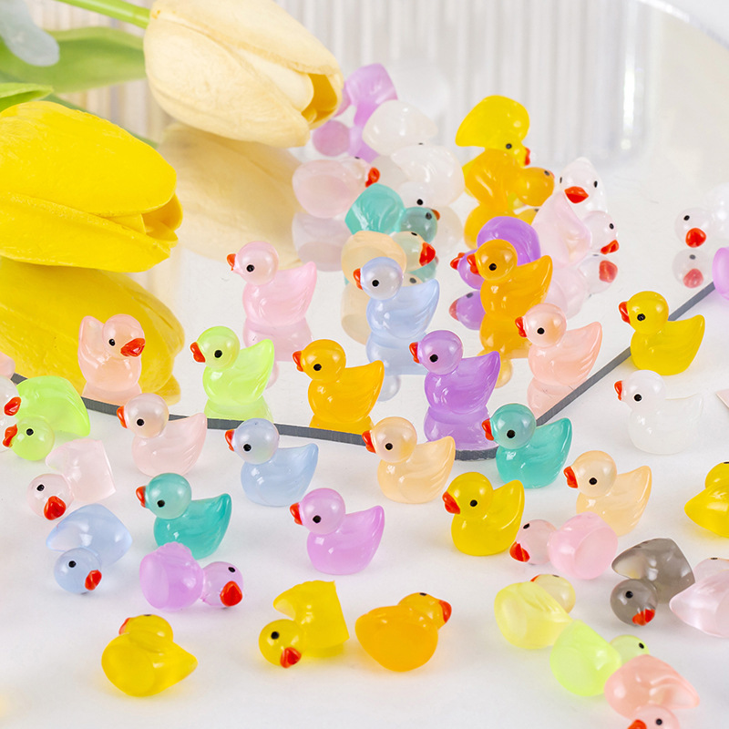 Luminous little duck, red, orange, green, blue, purple, pink, transparent, colorful mini simulation miniature animal model, sand table doll