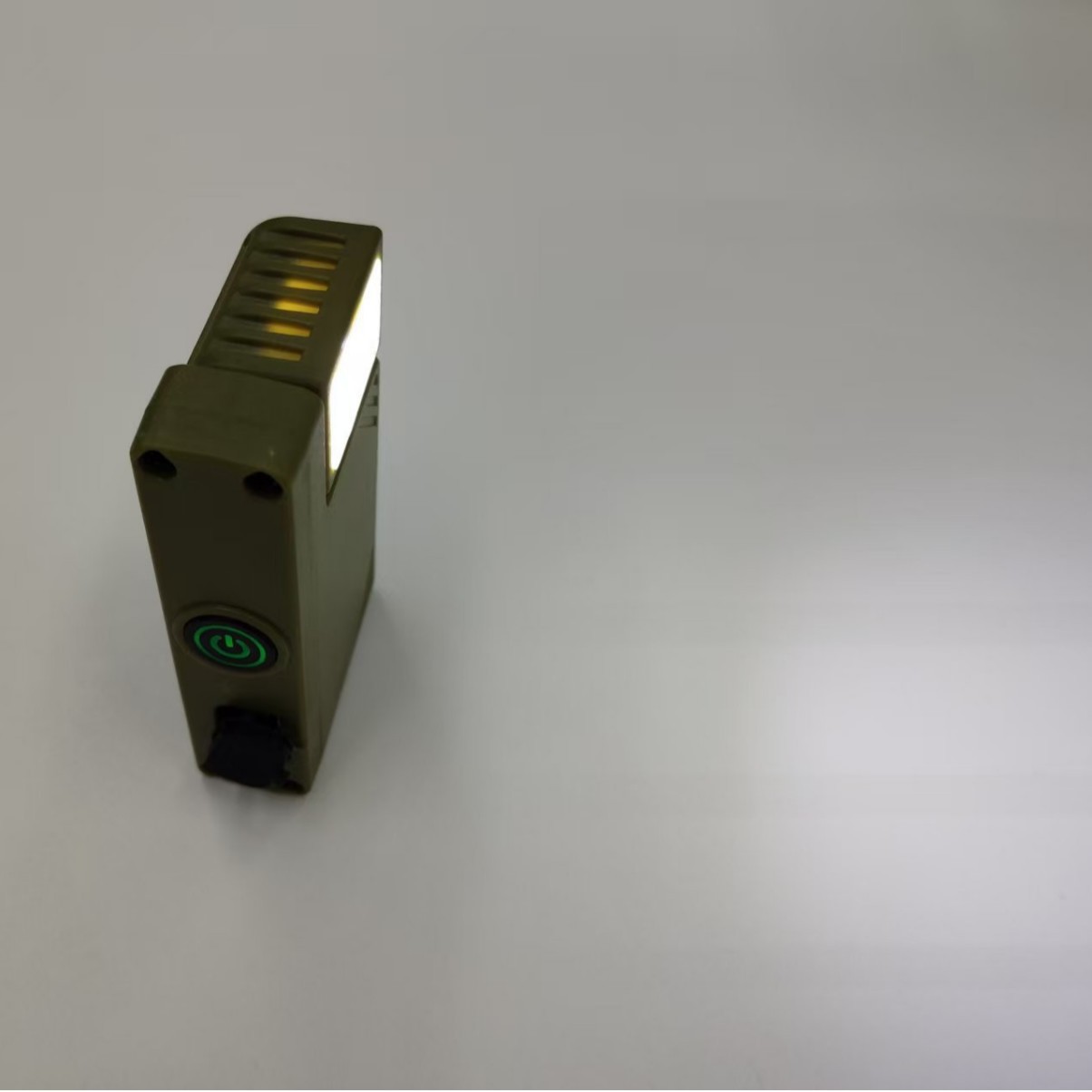 可充电手电筒旋转调节多功能磁性帽夹灯便携式迷你手电筒产品图