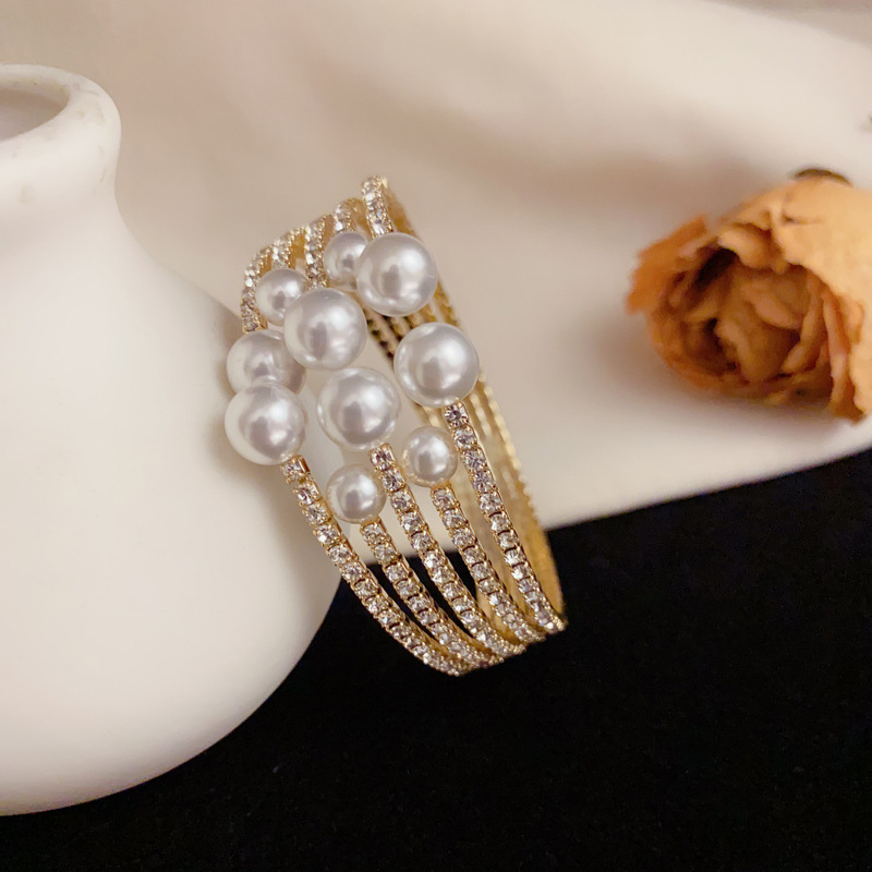 European and American Amazon cross-border personalized, fashionable, exaggerated multi-layer full diamond pearl elastic bracelet, simple and versatile wristband for women