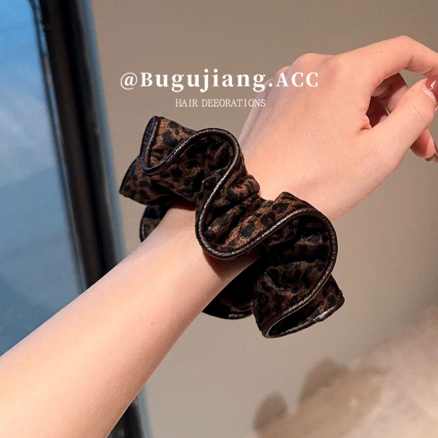 Korean retro leopard print double-sided large intestine hair band, fashionable and elegant, bun hairstyle, high-end look, hair tie, hair tie, flower girl details Picture