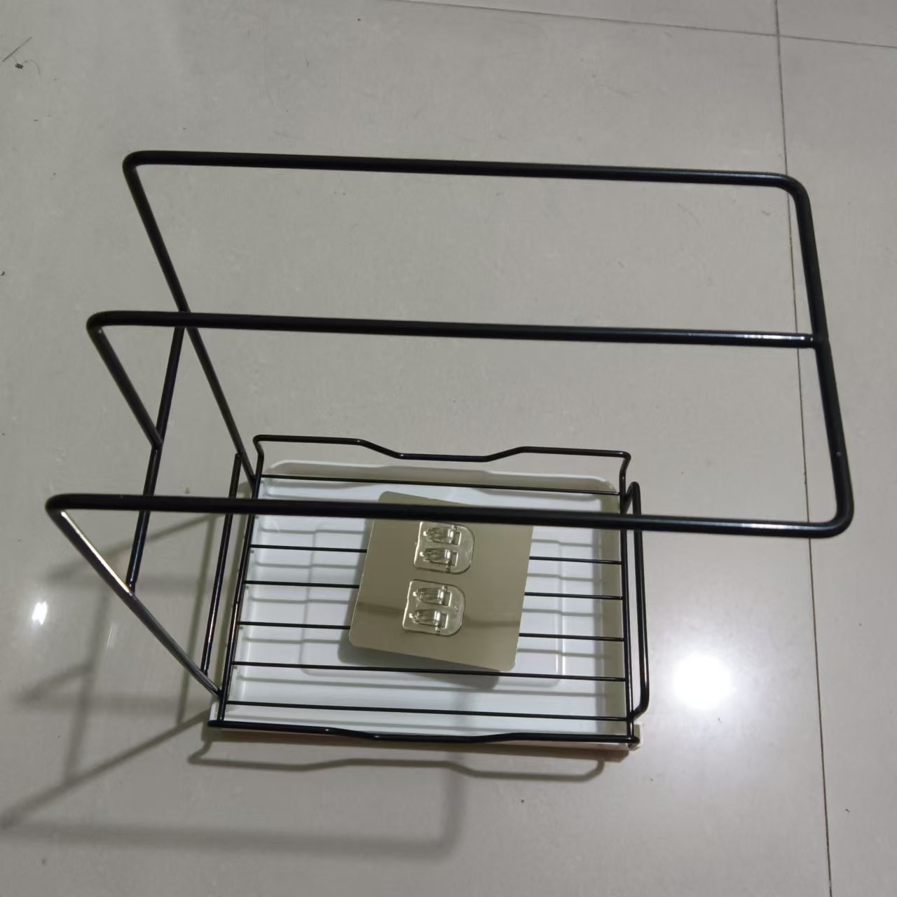 Kitchen cloth rack, wall-mounted countertop shelf without drilling, drying rack, household bathroom draining hanging rack, storage wonder Application Scenario