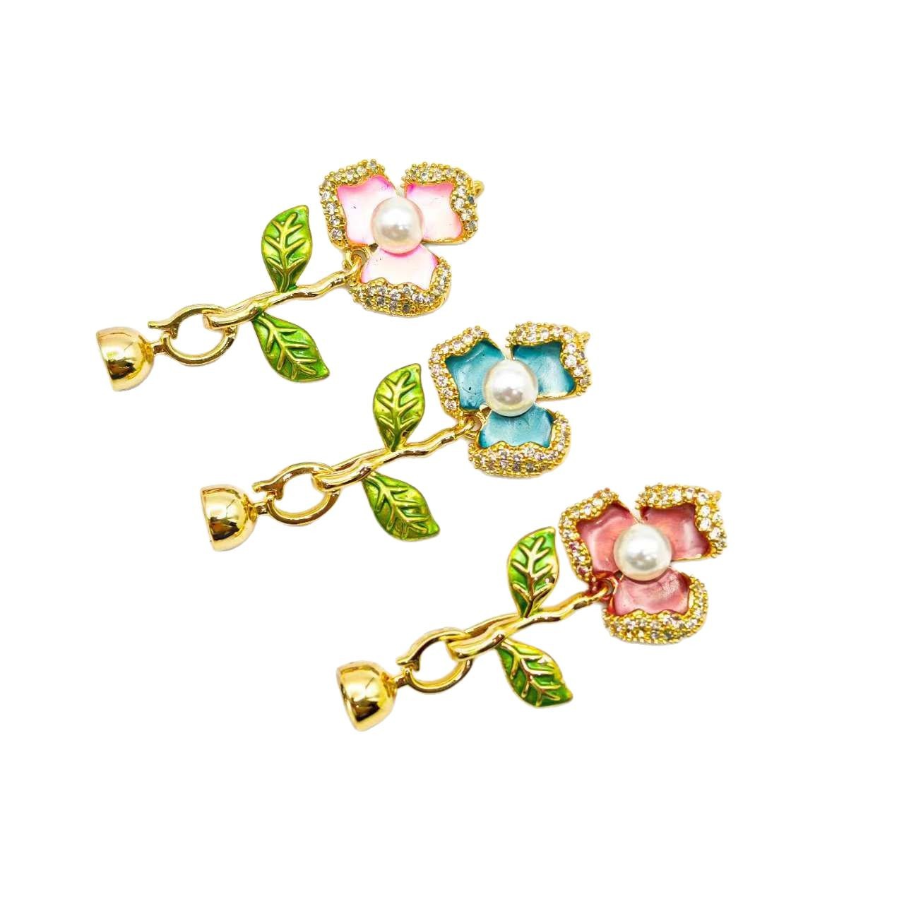 Pearl necklace clasp, natural pearl oil painting style drip oil, three-petal flower finish clasp, connecting clasp, sweater chain diy accessories Item Picture