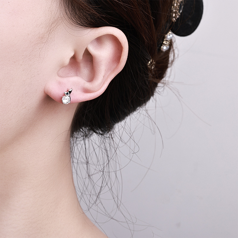 Zhuoheng Select 925 sterling silver Stud earrings for Women, 2026 new style, trendy, simple, compact, high-end, elegant, niche design Mosang earrings details Picture