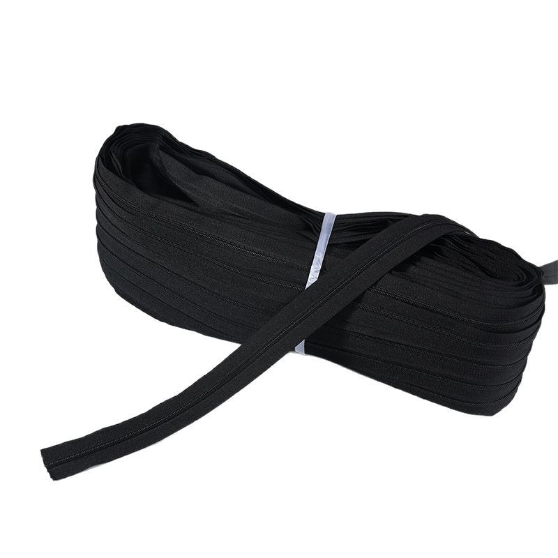 Wholesale of 100-meter bundles of nylon zippers with No. 3 and No. 5 sizes. Available in multiple colors for wholesale Item Picture