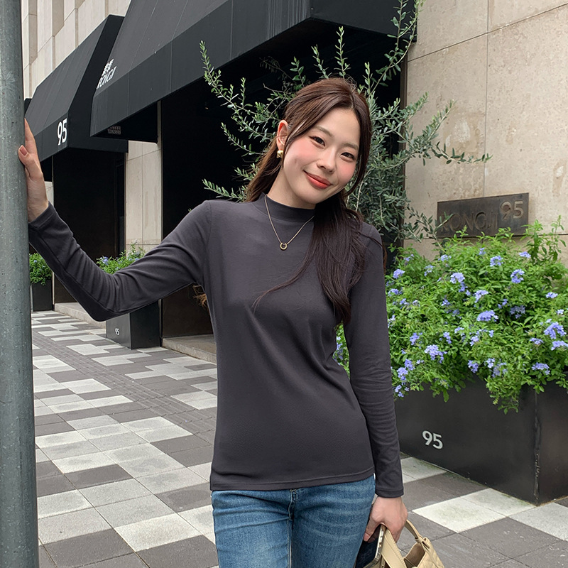 Women's semi-high-neck long-sleeved T-shirt top for spring, autumn and winter, with a fitted, brushed and fleece base layer inside a small stand-up collar Application Scenario