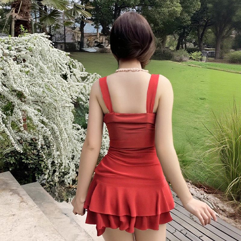 New high-end one-piece halter swimsuits for women, summer to whiten the skin, hide the flesh and make the chest look slimmer. Wholesale of one-piece swimsuits. 125166 Application Scenario