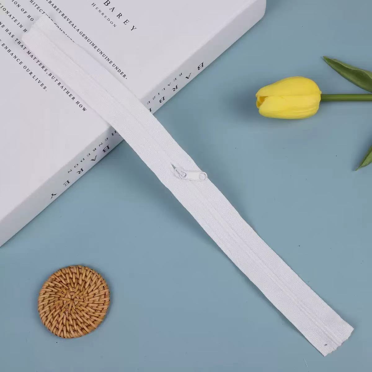 No. 5 nylon double-pin zipper, black and white available in length, universal accessories for bags, mosquito nets and clothes in stock Application Scenario