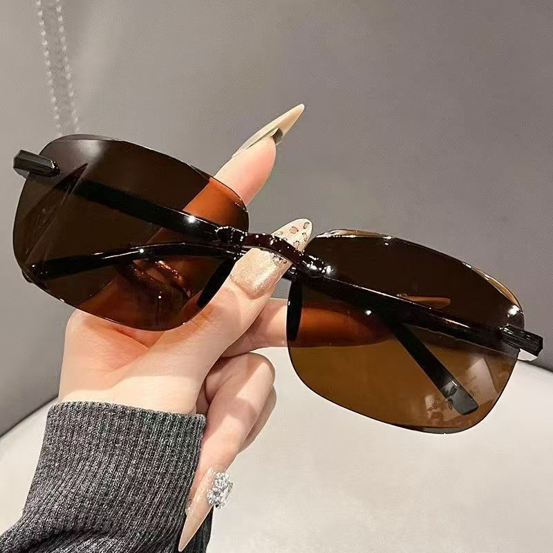 8013 sunglasses, new UV protection sunglasses, fashionable sunshade glasses, durable sunglasses, wholesale for 2 yuan Item Picture