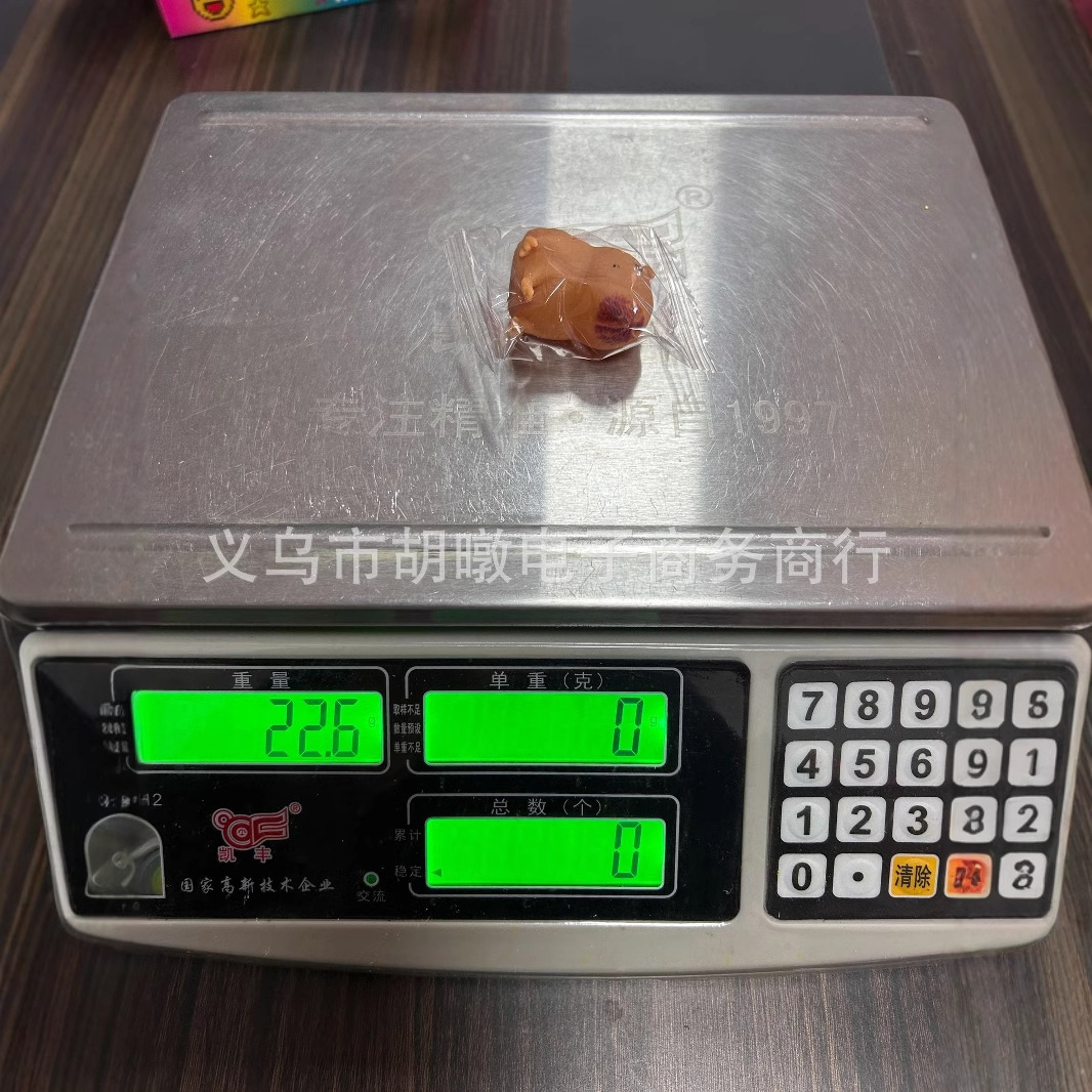 The popular internet-famous groundhog Pinching fun Capybara is a new type of pinching toy that helps relieve stress, release emotions and rebound quickly Application Scenario