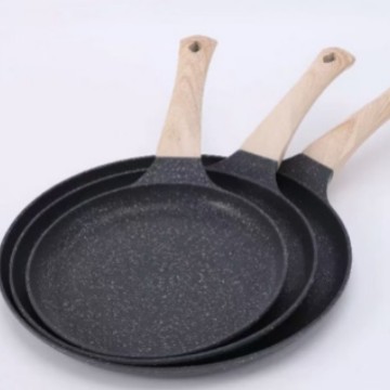 Cross-border bestsellers: Tourmaline pizza plate, multi-layer flat non-stick pan, household crepe pan, cake crust, breakfast egg frying pan Application Scenario