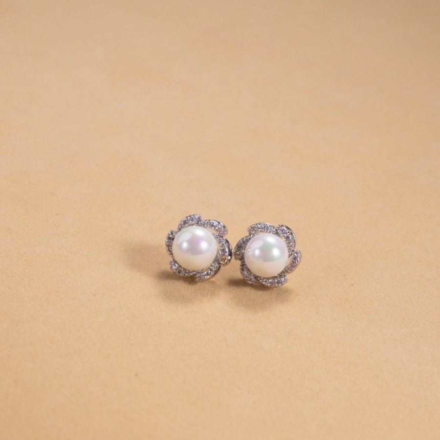 Wholesale of new copper-plated real gold S925 silver needle inlaid freshwater pearl zircon hollowed-out fresh and sweet style stud earrings Specification drawing