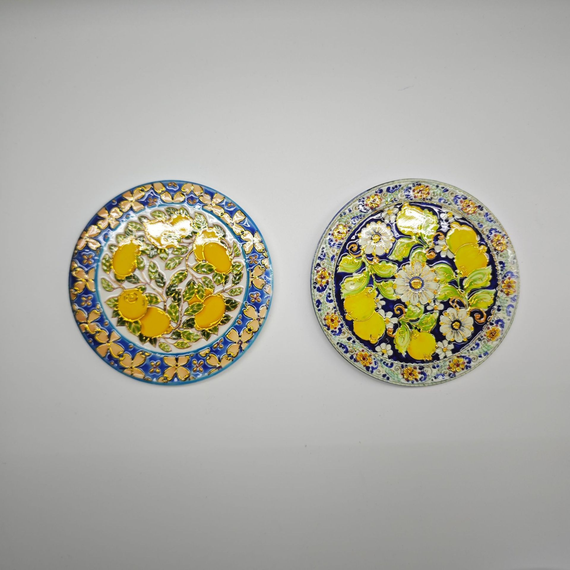 Cross-border round fruit lemon ceramic coasters, 3D gilded embossed process coasters, home decoration, heat insulation and waterproof Specification image