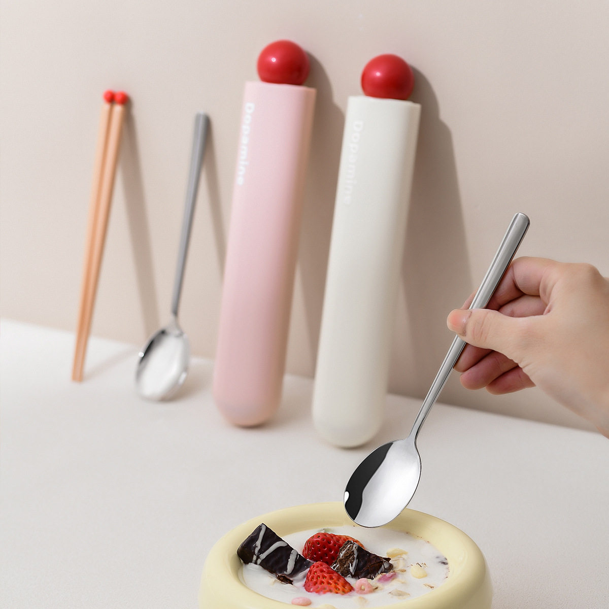 304 stainless steel portable tableware set for office workers and students, two-piece set of candies, dopamine spoons, chopsticks and tableware Application Scenario