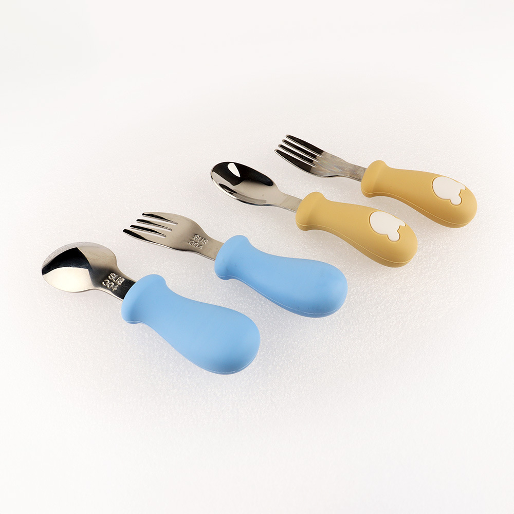 Children's short-handled spoon, dessert, stainless steel head tableware, spoon and fork set, new product for babies to eat independently full figure