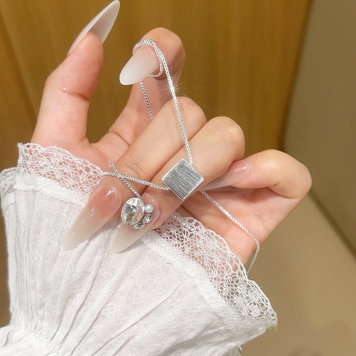 New copper silver-plated sugar cube pendant, a niche and high-end accessory, 2024 new square super dazzling, trendy and light luxury details Picture