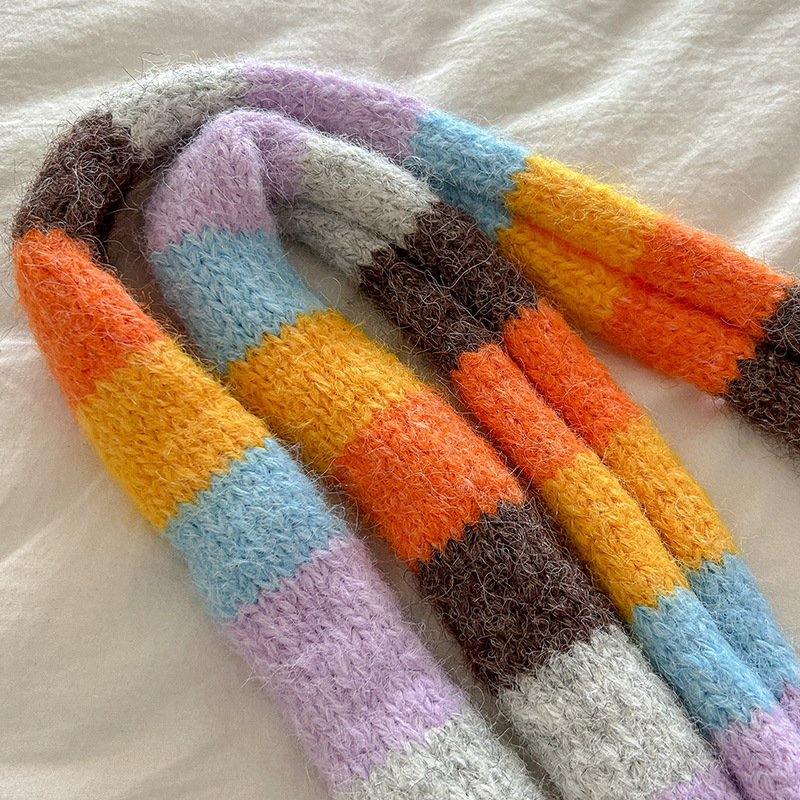 Dopamine pure color-blocked striped autumn and winter long strip small scarf for women, Korean style Instagram atmosphere, versatile neck brace Application Scenario