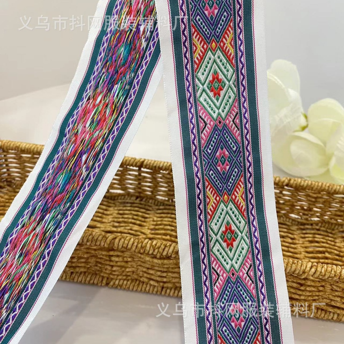 现货5.5cm民族风提花刺绣织带发饰头饰演出服装辅料礼盒包装带 Application Scenario