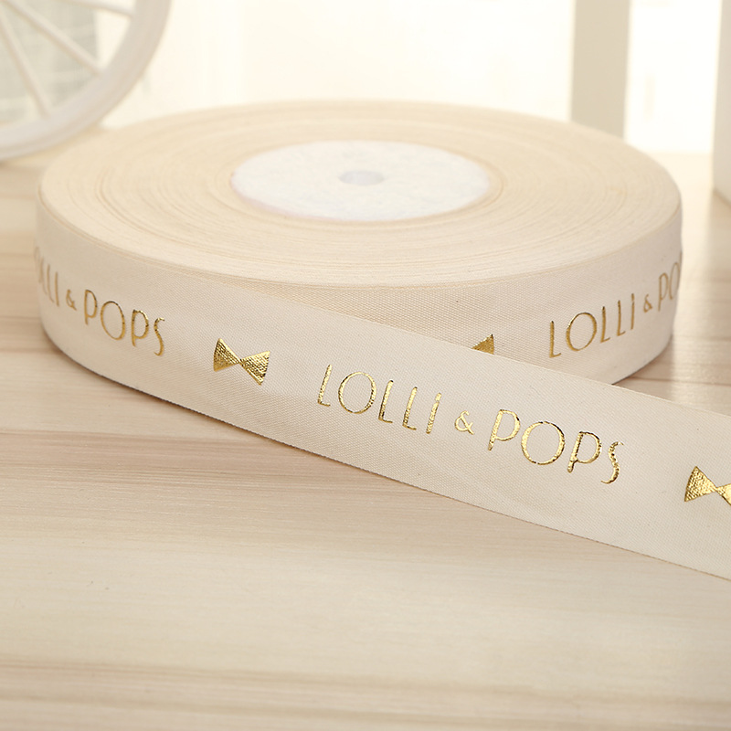 Colorful all-cotton foam embossed gold and silver webbing, pure cotton fabric webbing, clothing webbing, edge banding strips, printed webbing, edge banding strips, accessories Application Scenario