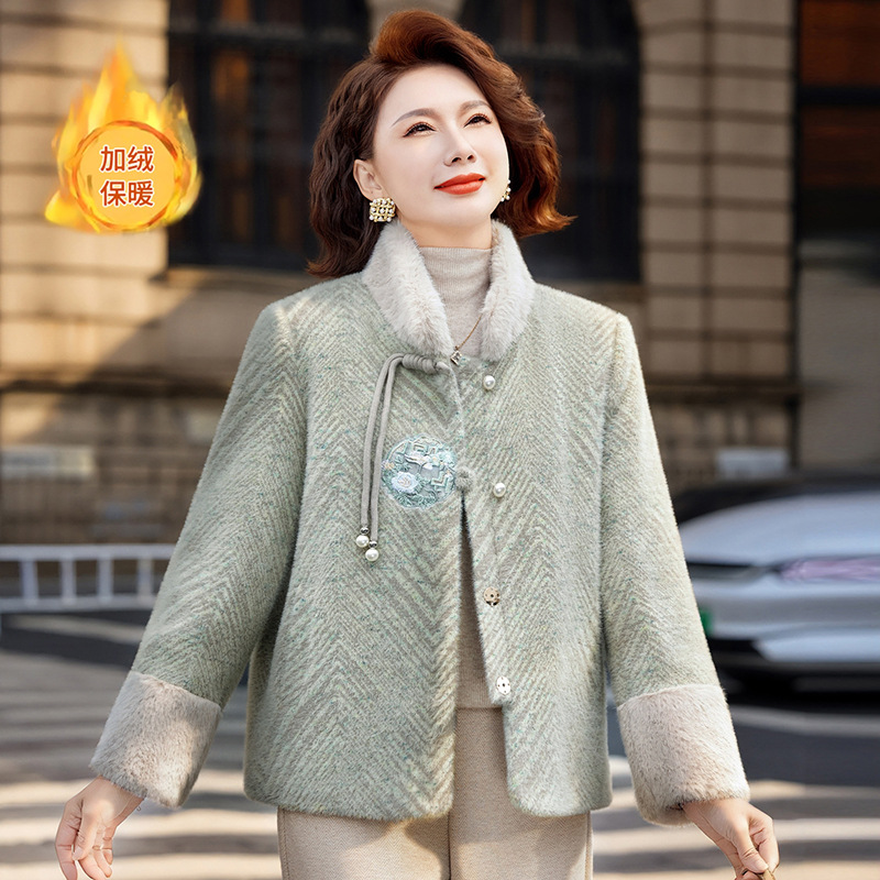 A new winter dress for middle-aged and elderly women, featuring embroidery, traditional Chinese style, fleece and thickened short warm coat Specification image