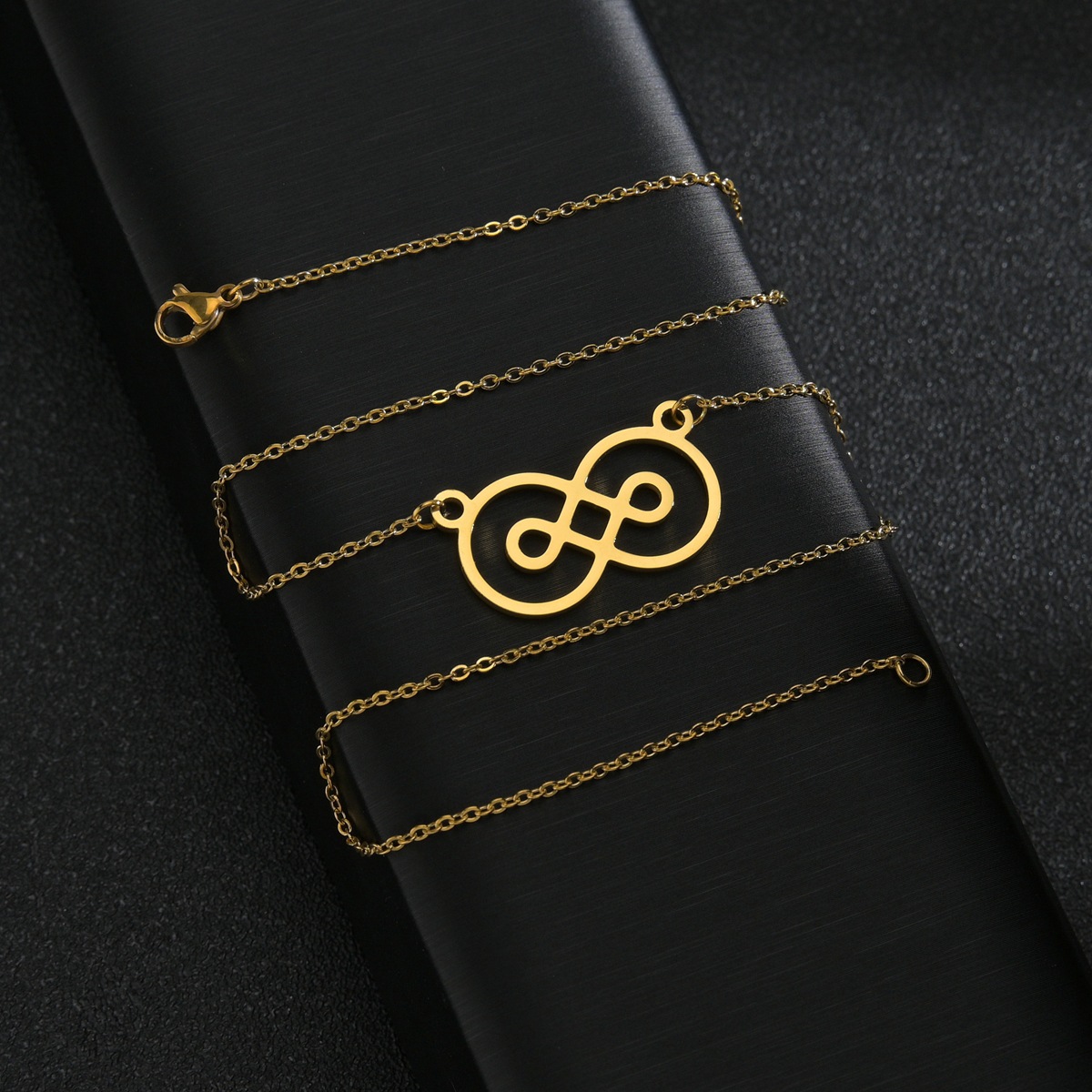 Cross-border best-selling jewelry supply: Pearl Baroque women's gold retro geometric collarbone chain, simple titanium steel necklace details Picture