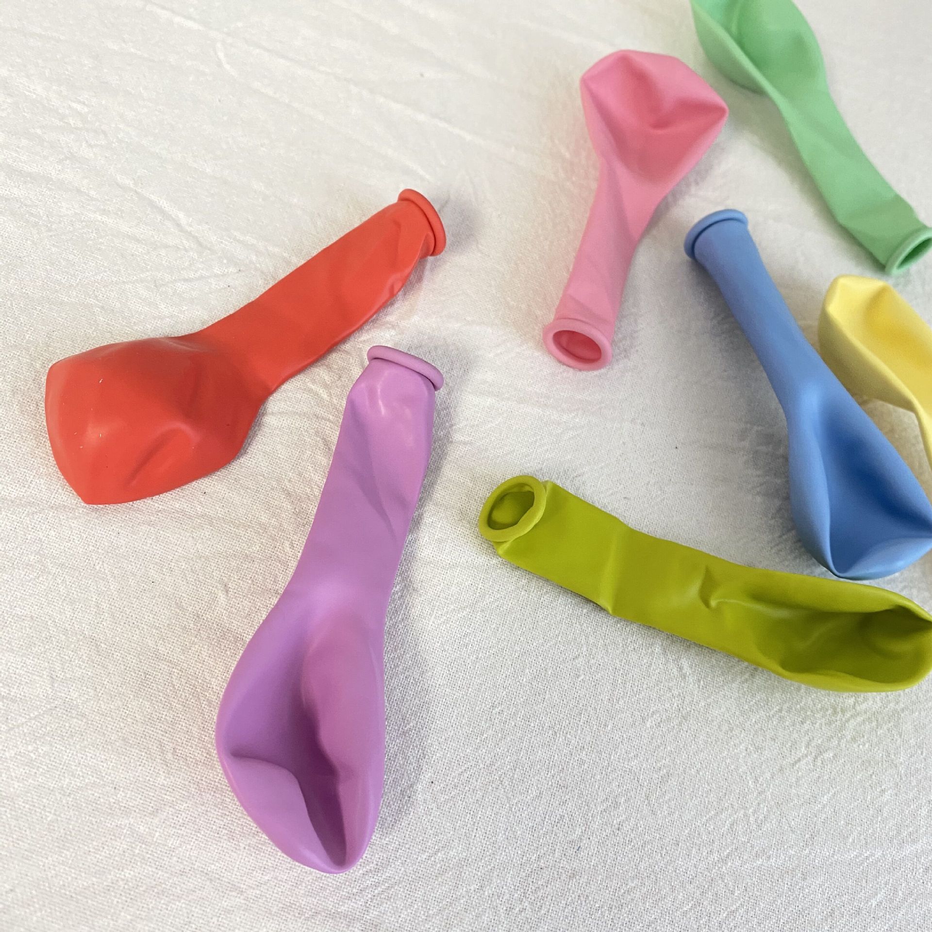 Thickened balloons, children's round balloons, birthday and wedding decorations, 5-inch candy balloons, party-shaped balloons details Picture