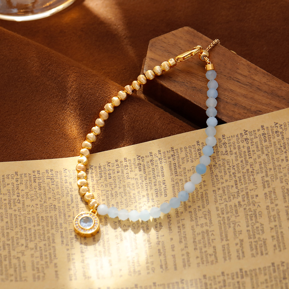 Hyacinth's unique and niche design sense bracelet for women's fashion, light luxury, light blue natural stone bracelet, a new trendy accessory for 2025 Application Scenario