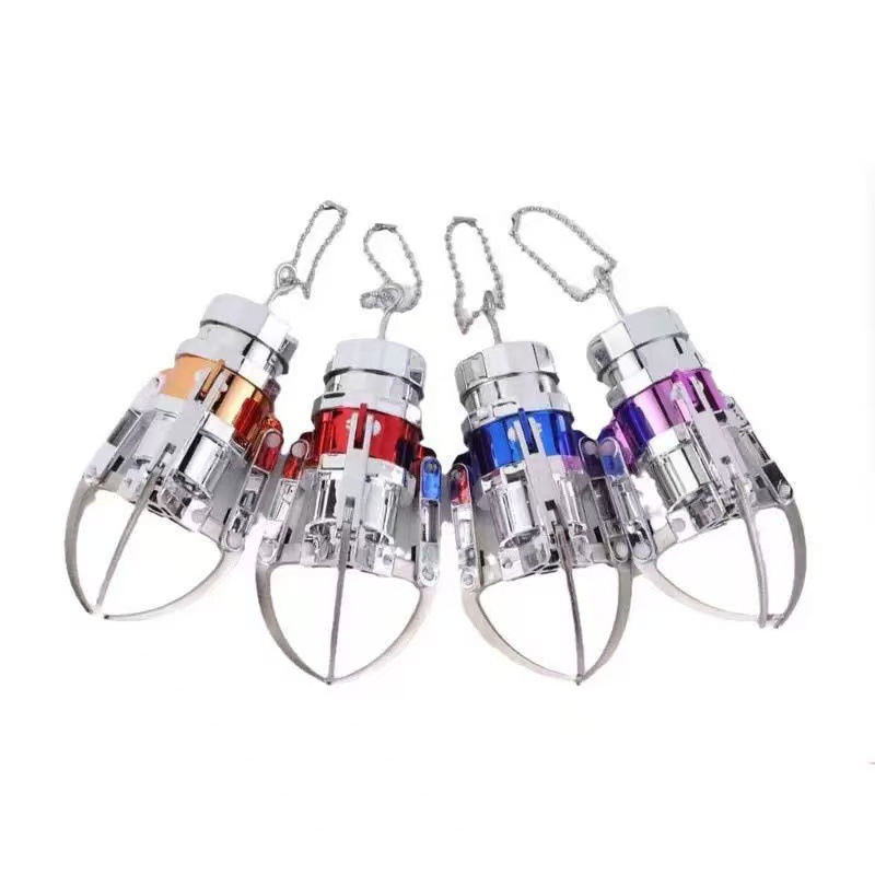 Alloy claw claw machine claw, trendy claw figurines, stress-relieving gadgets, pendants, keychains, exquisite models Application Scenario