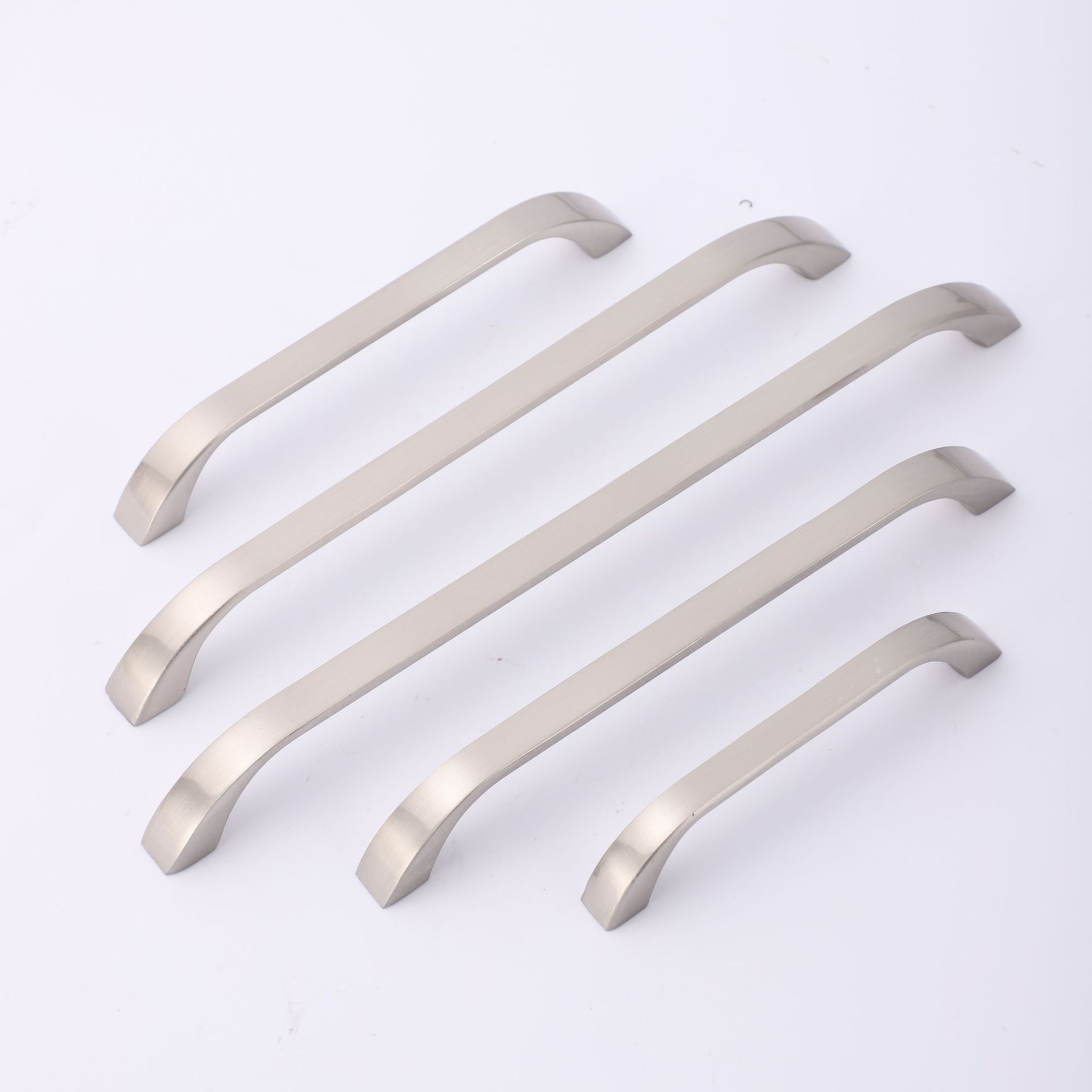 现货简约不锈钢拉丝门拉手欧式橱柜抽屉衣柜门家具五金门把手批发