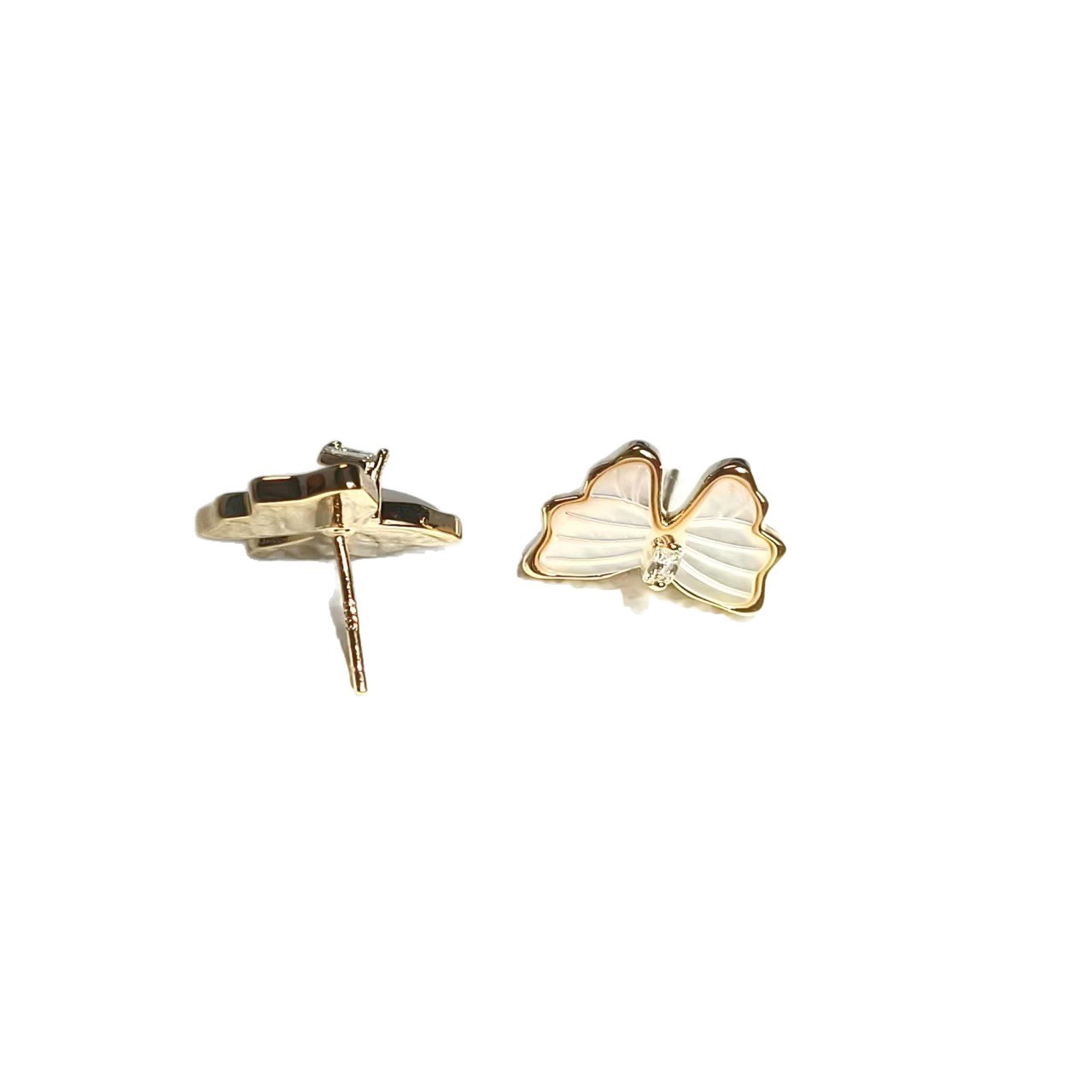 The dreamy butterfly stud earrings are small, simple, elegant, fresh and exquisite. They are high-end and simple blue Item Picture